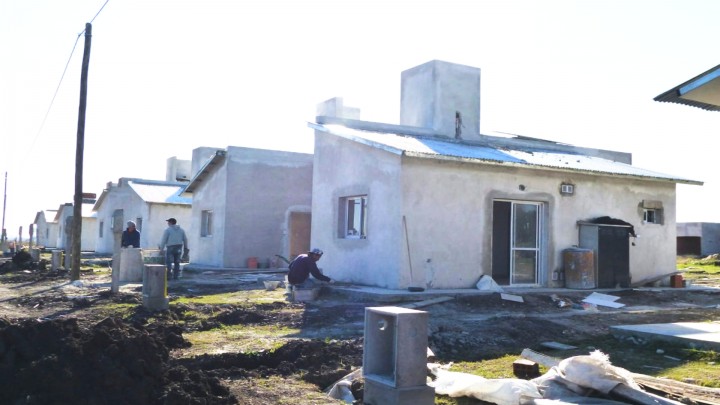 Comenzaron a construirse con recursos provinciales 45 viviendas en cuatro localidades entrerrianas