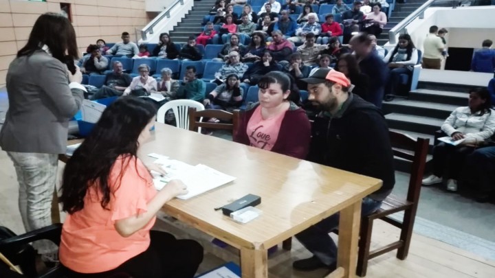Se rubricaron escrituras de grupos habitacionales de Concepción del Uruguay y Colonia Elía