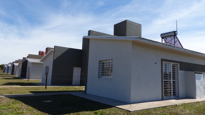 Iniciaron la construcción de 72 nuevas viviendas en tres localidades entrerrianas