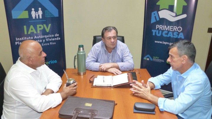El gobierno trabaja en nuevas soluciones habitacionales para Gilbert
