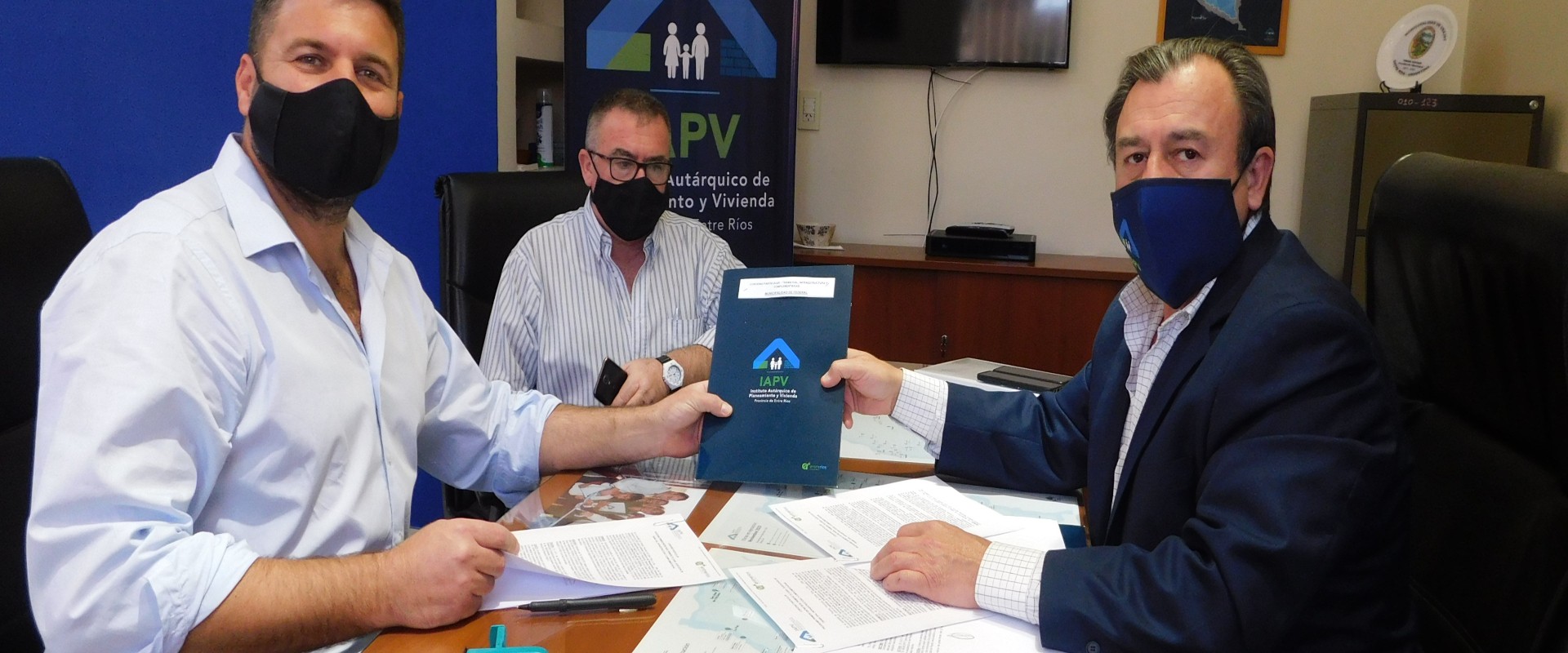 La provincia rubricó convenios para construir nuevas viviendas en Federal
