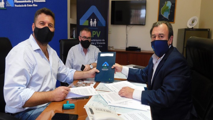 La provincia rubricó convenios para construir nuevas viviendas en Federal