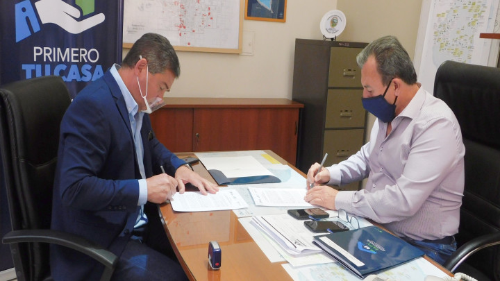 Se rubricaron convenios para la construcción de 74 viviendas en tres localidades entrerrianas