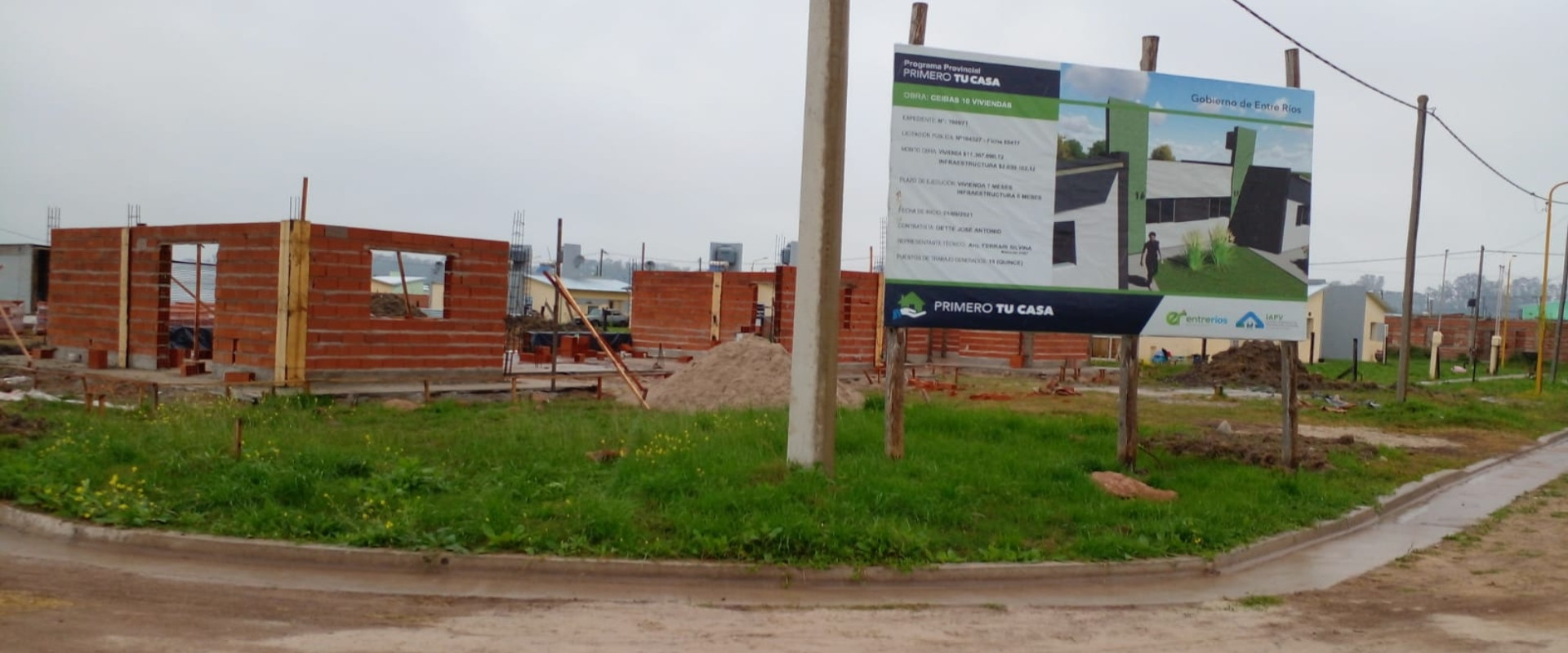 Avanza la construcción de viviendas, con recursos propios, en Ceibas y Piedras Blancas