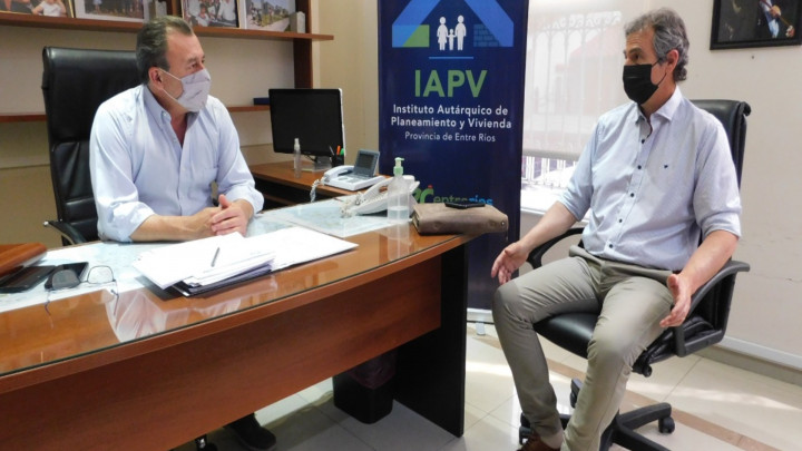 Trabajan en  nuevas soluciones habitacionales para el departamento La Paz