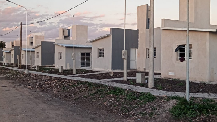 Se firmaron convenios para la ejecución de viviendas en 16 localidades entrerrianas