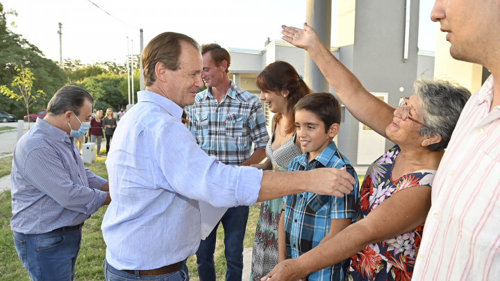 Bordet destacó la inversión de la provincia para viviendas en municipios y juntas de gobierno
