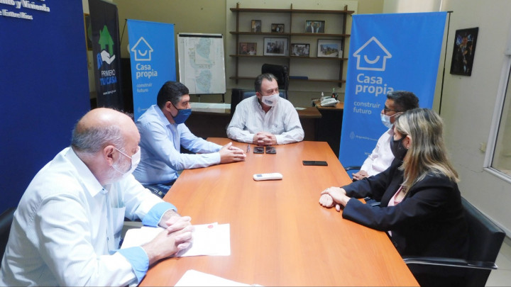 Avanzan las gestiones de nuevas viviendas para Hasenkamp y Ubajay