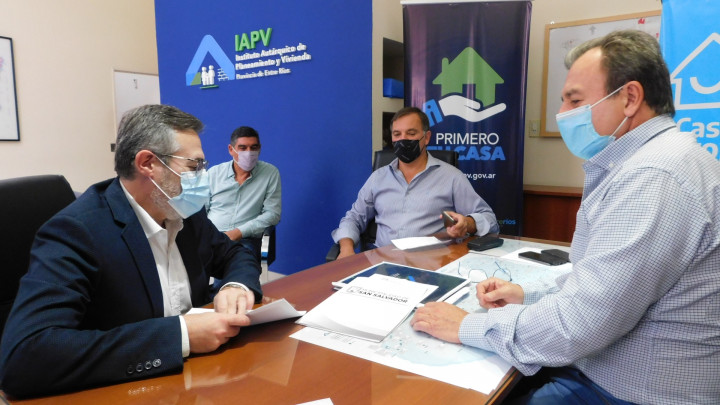 Nuevas gestiones para la construcción de viviendas en San Salvador