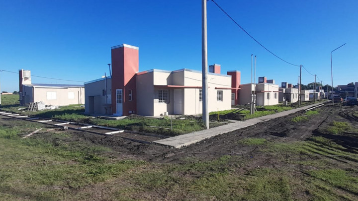 Analizaron el avance de las 22 viviendas en General Galarza