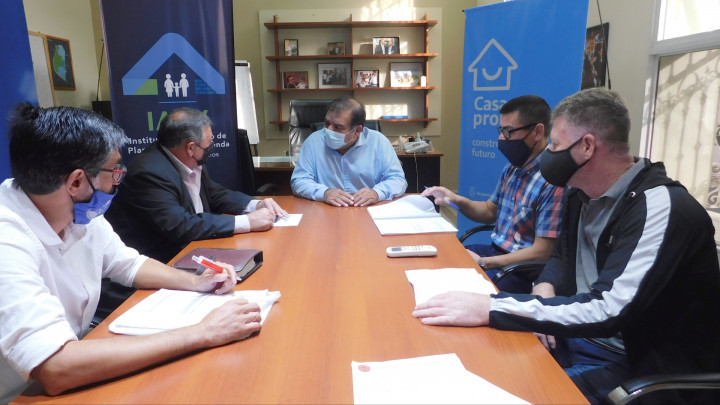 Gestionan la ejecución de nuevas viviendas para El Pingo con fondos nacionales