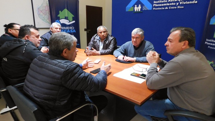 Trabajan en la construcción de 93 viviendas en Concordia con fondos provinciales