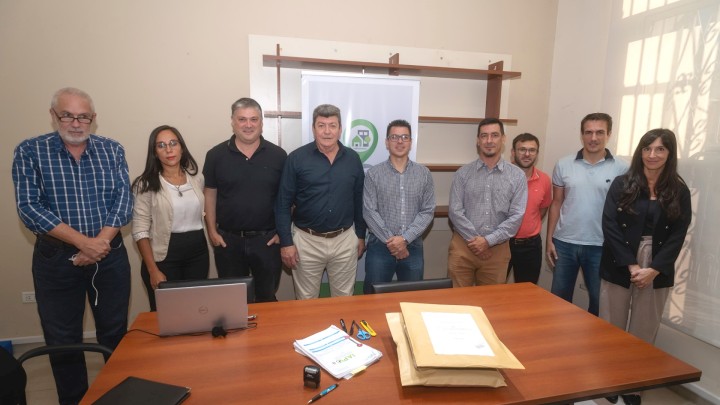 Se licitó la red cloacal y de agua para viviendas en Paraná: cuatro oferentes presentaron propuestas