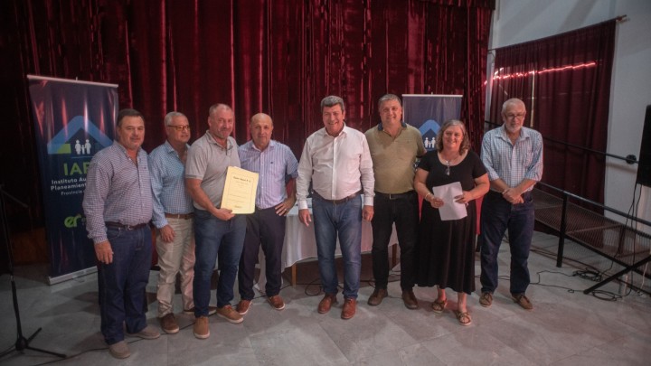 La provincia entregó 48 escrituras a familias de General Galarza
