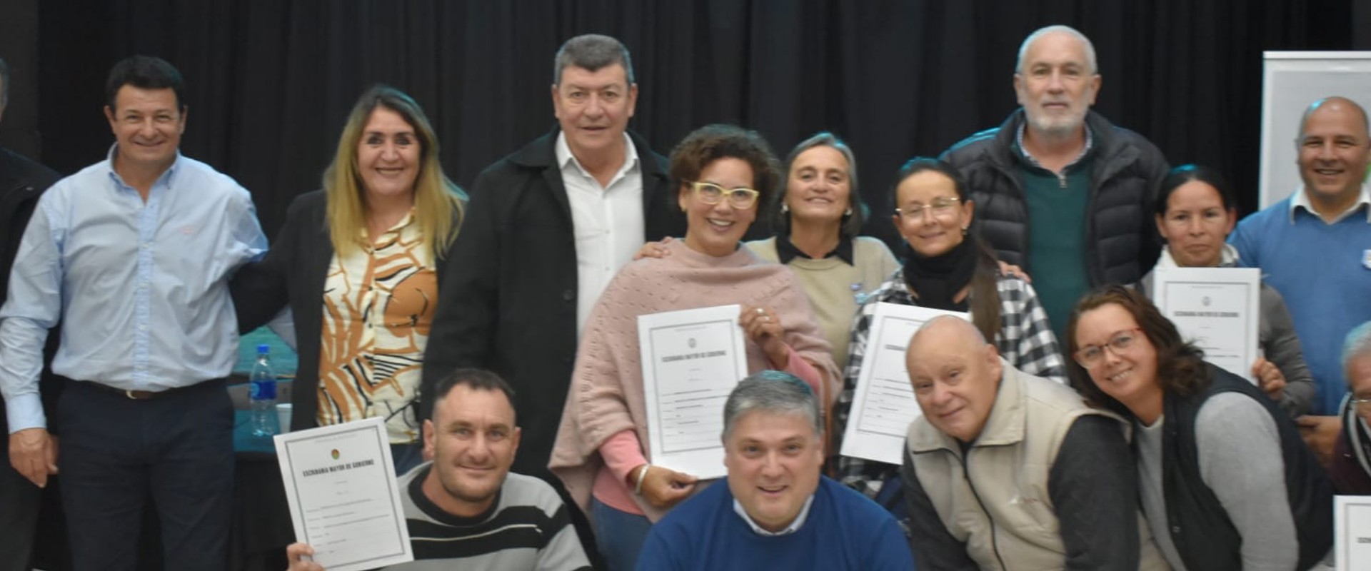 Más de 170 familias del departamento Colón accedieron a la escritura de sus viviendas