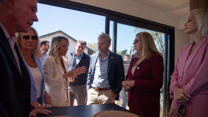 El gobernador valoró el potencial de la construcción en la apertura de la muestra de Camarco