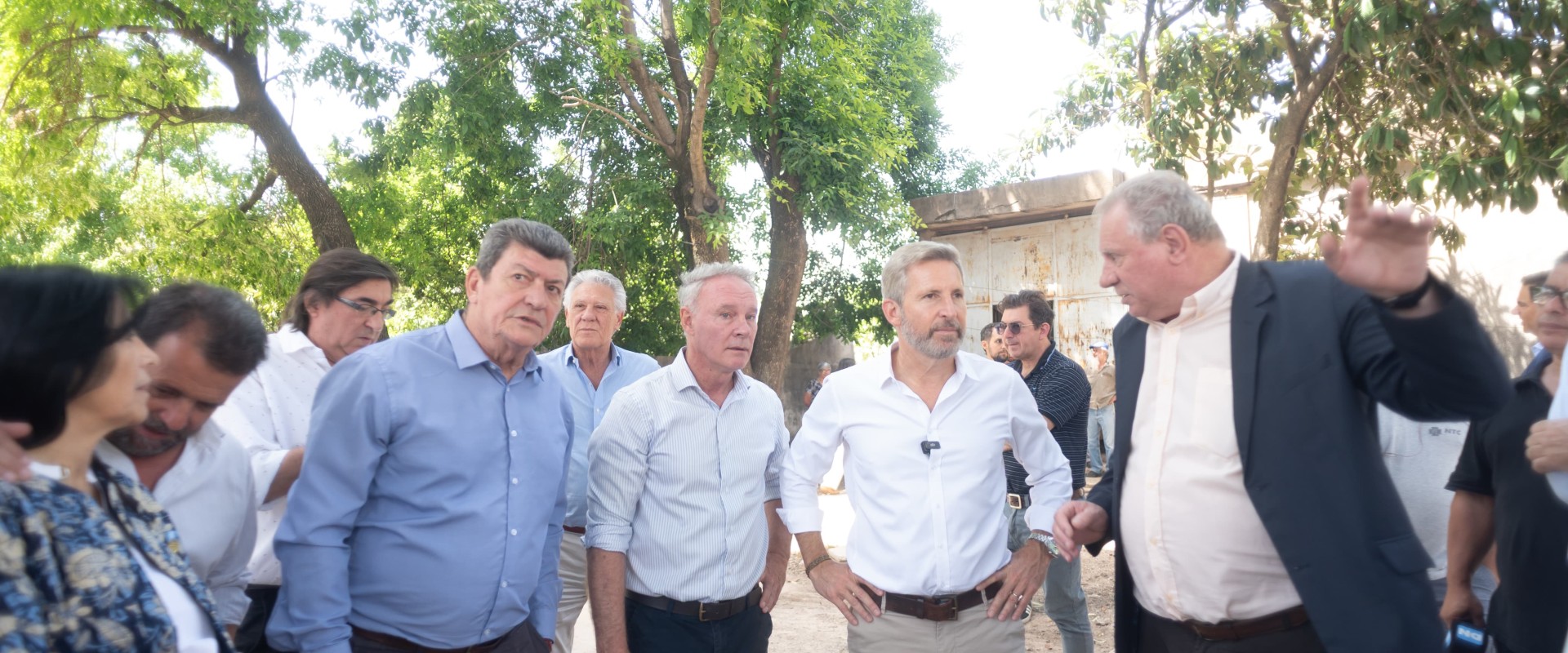 Obras para educación, viviendas, transporte y agua marcaron la agenda del gobernador en Lucas González