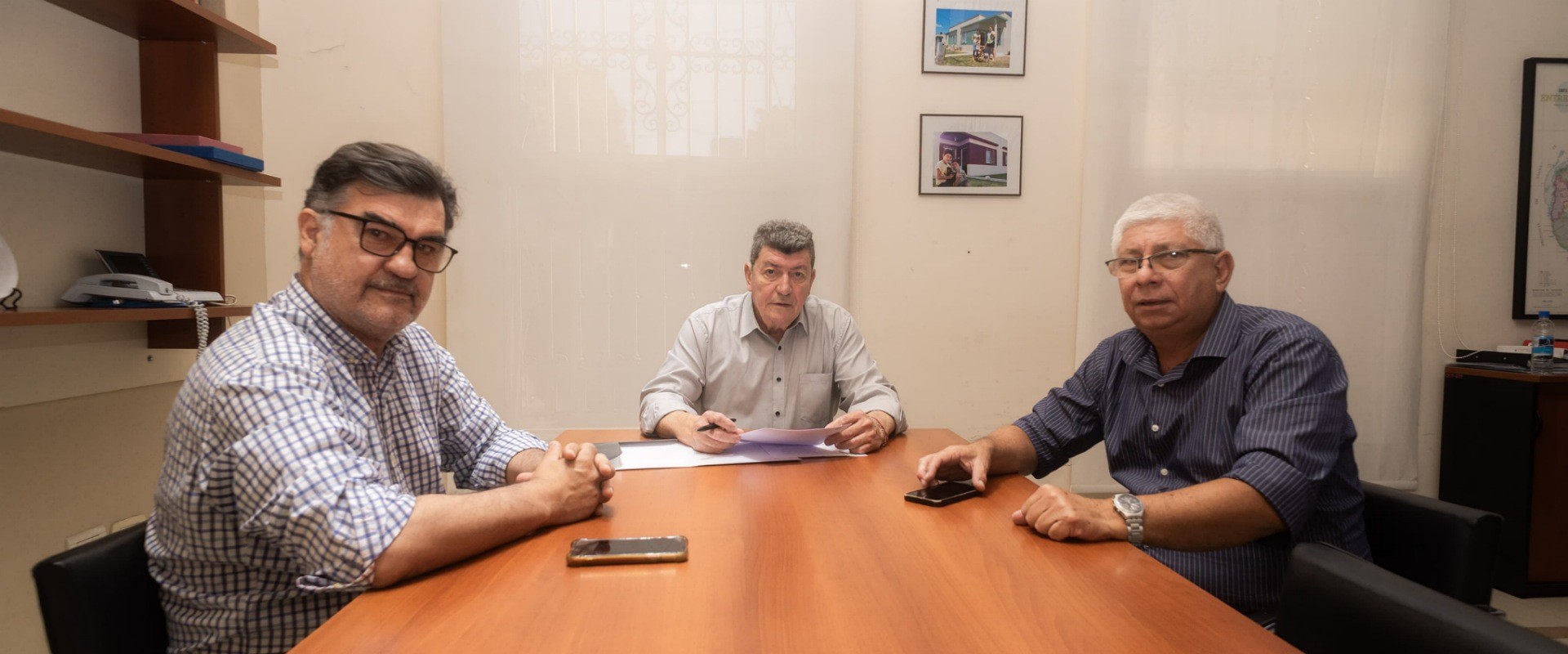 Se firmaron actas para la construcci&oacute;n de viviendas en Gobernador Mansilla y Santa Anita