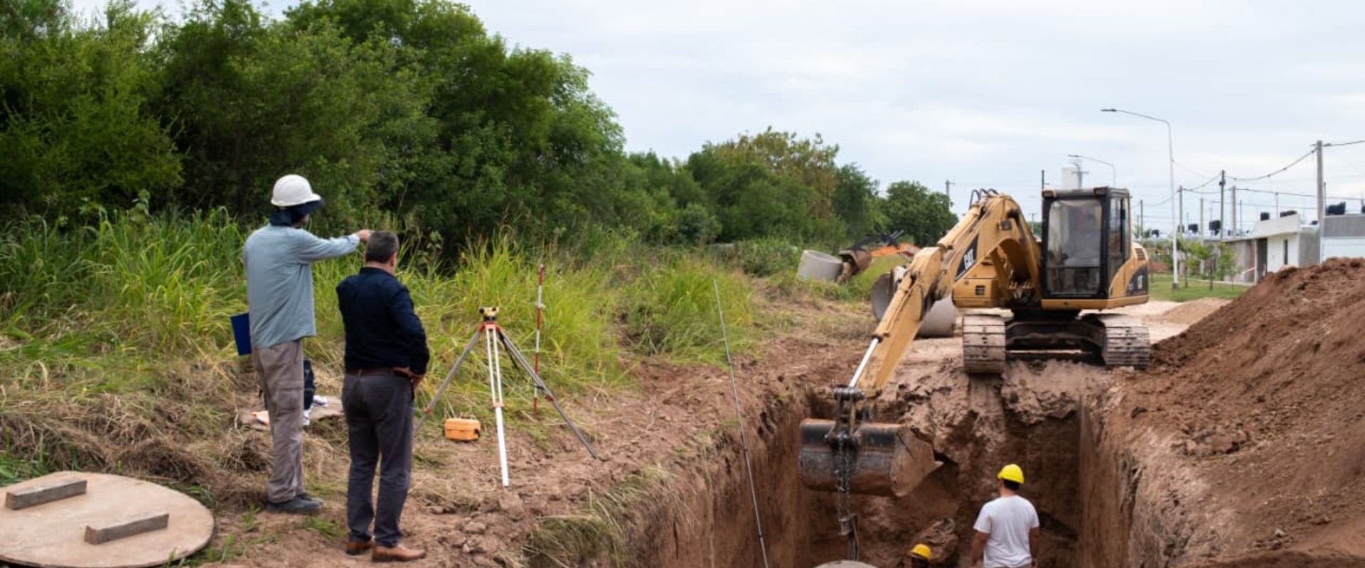 Autoridades del IAPV recorrieron obras de infraestructura en el barrio Humedales del Oeste en Paran&aacute;