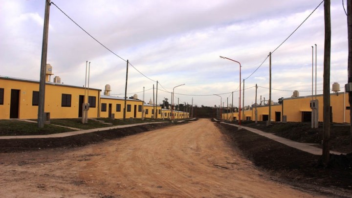 Se llamó a licitación la construcción de 235 viviendas para docentes entrerrianos
