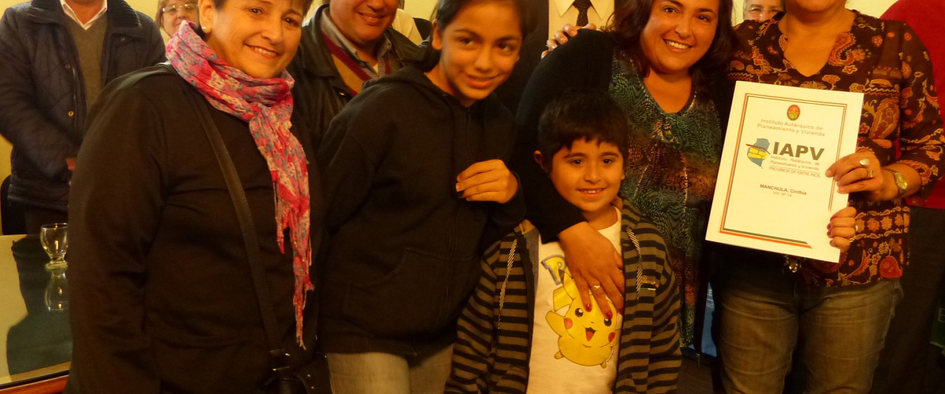 Veinte familias de docentes de Gualeguaychù recibieron su casa propia